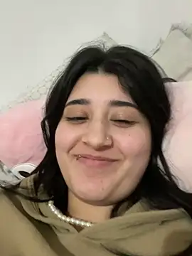 Snapshot of SashaLuss_ chatting on 03-21-25, 05:02 SashaLuss online show from 03-21-25, 05:02