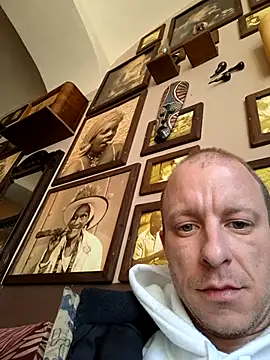 Snapshot of svenpfeifer chatting on 03-19-25, 07:29 svenpfeifer online show from 03-19-25, 07:29