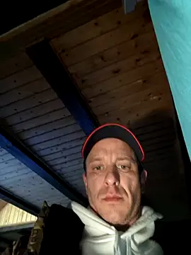 Snapshot of svenpfeifer chatting on 03-19-25, 10:33 svenpfeifer online show from 03-19-25, 10:33