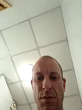 Snapshot of svenpfeifer chatting on 03-19-25, 01:40 svenpfeifer online show from 03-19-25, 01:40