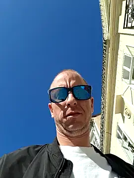 Snapshot of svenpfeifer chatting on 03-20-25, 08:53 svenpfeifer online show from 03-20-25, 08:53