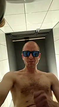 Snapshot of svenpfeifer chatting on 03-22-25, 05:39 svenpfeifer online show from 03-22-25, 05:39