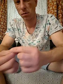 Snapshot of svenpfeifer chatting on 09-18-25, 12:12 svenpfeifer online show from 09-18-25, 12:12