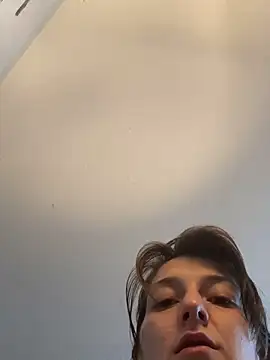 Snapshot of 2brokegirlz chatting on 03-15-25, 09:38 2brokegirlz online show from 03-15-25, 09:38