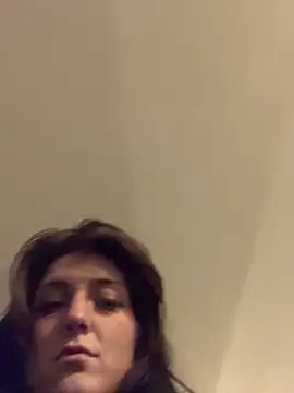 Snapshot of 2brokegirlz chatting on 03-17-25, 07:24 2brokegirlz online show from 03-17-25, 07:24