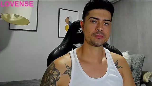 Snapshot of Dante_Storm chatting on 09-23-25, 02:03 Dante Storm online show from 09-23-25, 02:03