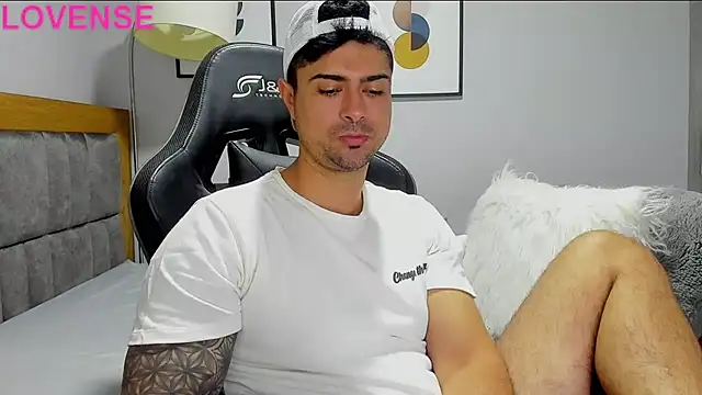 Snapshot of Dante_Storm chatting on 10-16-25, 05:41 Dante Storm online show from 10-16-25, 05:41