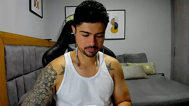 Snapshot of Dante_Storm chatting on 10-23-25, 04:50 Dante Storm online show from 10-23-25, 04:50