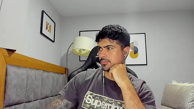 Snapshot of Dante_Storm chatting on 10-29-25, 02:08 Dante Storm online show from 10-29-25, 02:08