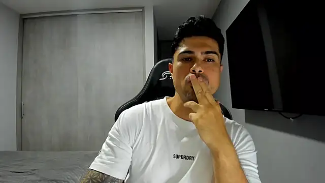 Snapshot of Dante_Storm chatting on 11-22-25, 05:17 Dante Storm online show from 11-22-25, 05:17