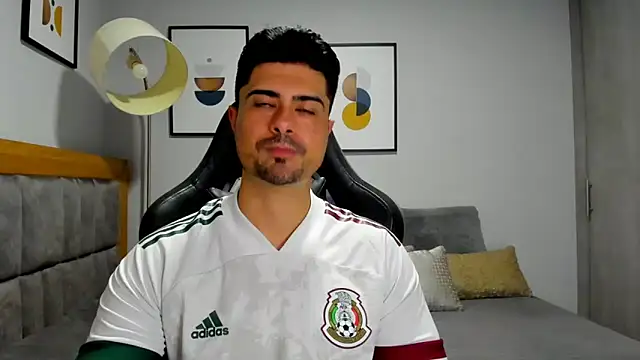 Snapshot of Dante_Storm chatting on 11-25-25, 04:23 Dante Storm online show from 11-25-25, 04:23