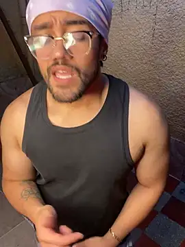 Snapshot of SrM0rgan chatting on 03-12-25, 11:12 SrM0rgan online show from 03-12-25, 11:12