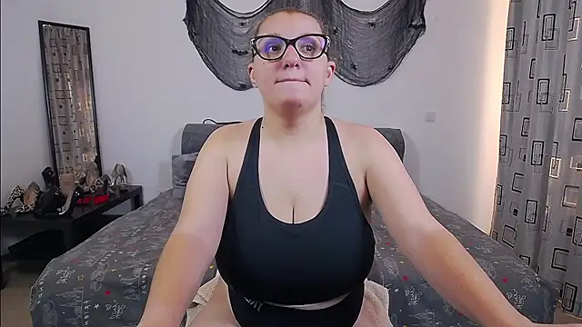 Snapshot of SharronAlexa chatting on 11-01-25, 01:46 SharronAlexa online show from 11-01-25, 01:46