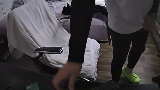 Snapshot of Muffdiver718 chatting on 03-18-25, 11:19 Muffdiver718 online show from 03-18-25, 11:19