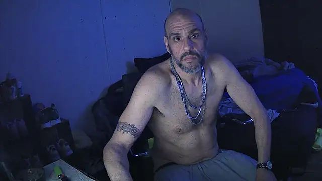 Snapshot of Muffdiver718 chatting on 01-12-26, 09:14 Muffdiver718 online show from 01-12-26, 09:14