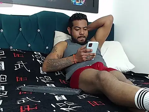 Snapshot of BladeFoxxx1 chatting on 09-24-25, 02:42 BladeFoxxx1 online show from 09-24-25, 02:42