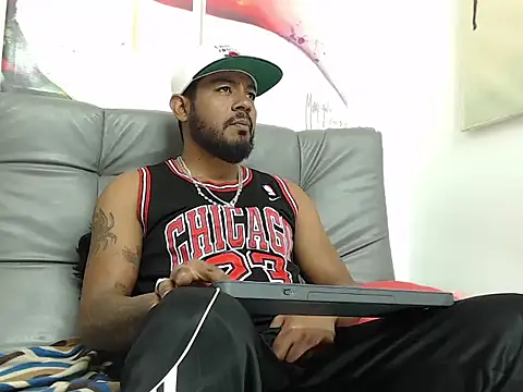 Snapshot of BladeFoxxx1 chatting on 09-27-25, 09:14 BladeFoxxx1 online show from 09-27-25, 09:14