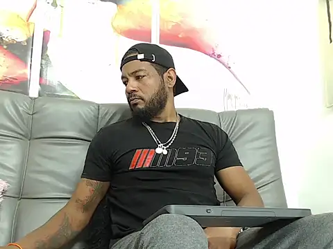 Snapshot of BladeFoxxx1 chatting on 09-28-25, 11:59 BladeFoxxx1 online show from 09-28-25, 11:59