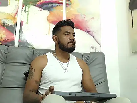 Snapshot of BladeFoxxx1 chatting on 10-08-25, 04:32 BladeFoxxx1 online show from 10-08-25, 04:32