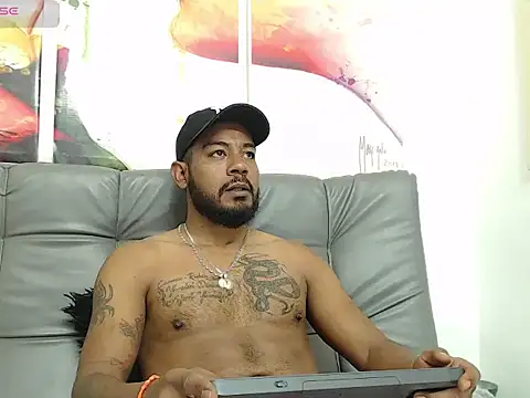 Snapshot of BladeFoxxx1 chatting on 10-18-25, 01:12 BladeFoxxx1 online show from 10-18-25, 01:12