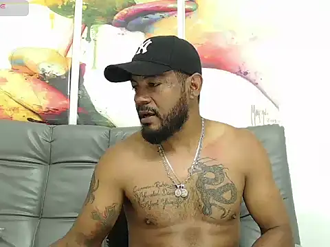 Snapshot of BladeFoxxx1 chatting on 10-21-25, 04:13 BladeFoxxx1 online show from 10-21-25, 04:13