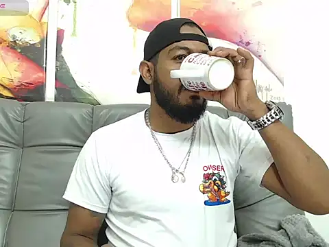 Snapshot of BladeFoxxx1 chatting on 10-22-25, 02:34 BladeFoxxx1 online show from 10-22-25, 02:34