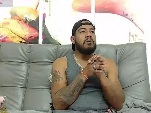 Snapshot of BladeFoxxx1 chatting on 10-23-25, 05:40 BladeFoxxx1 online show from 10-23-25, 05:40