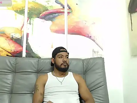 Snapshot of BladeFoxxx1 chatting on 10-31-25, 03:18 BladeFoxxx1 online show from 10-31-25, 03:18