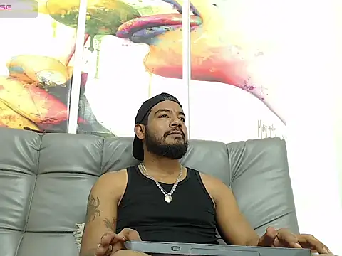 Snapshot of BladeFoxxx1 chatting on 11-05-25, 01:27 BladeFoxxx1 online show from 11-05-25, 01:27