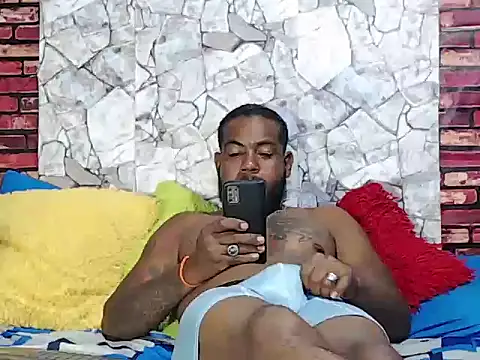 Snapshot of BladeFoxxx1 chatting on 02-25-26, 03:27 BladeFoxxx1 online show from 02-25-26, 03:27