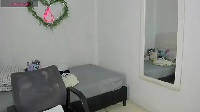 Brithanycullen online show from 04-19-26, 04:12