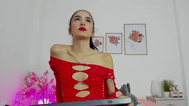 Snapshot of alana_111 chatting on 10-11-25, 02:55 alana 111 online show from 10-11-25, 02:55