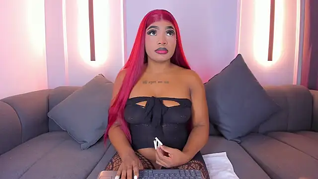 Snapshot of karol_white_ chatting on 03-22-25, 04:03 karol white online show from 03-22-25, 04:03