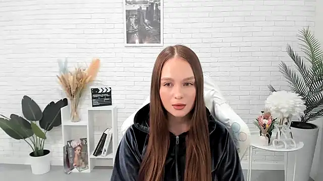 LoisCubitt online show from 03-13-25, 12:02