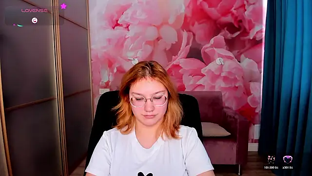 AngelinaLow online show from 01-13-26, 12:54