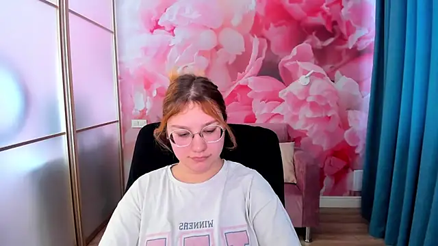 AngelinaLow online show from 02-24-26, 12:47