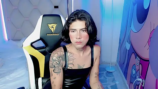 Snapshot of Zion_Moore chatting on 03-12-25, 04:08 Zion Moore online show from 03-12-25, 04:08