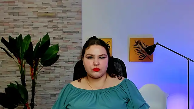 Snapshot of FlorenceAnderson chatting on 03-17-25, 02:12 FlorenceAnderson online show from 03-17-25, 02:12