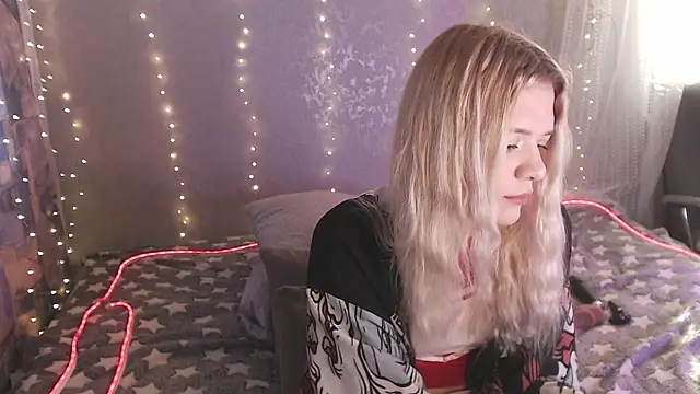 Snapshot of Your_Horny_Friends chatting on 03-10-26, 10:09 Your Horny Friends online show from 03-10-26, 10:09