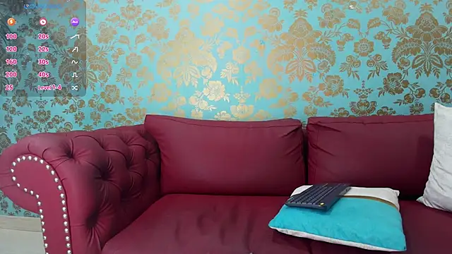 Snapshot of EmmaReyez chatting on 09-17-25, 01:35 EmmaReyez online show from 09-17-25, 01:35