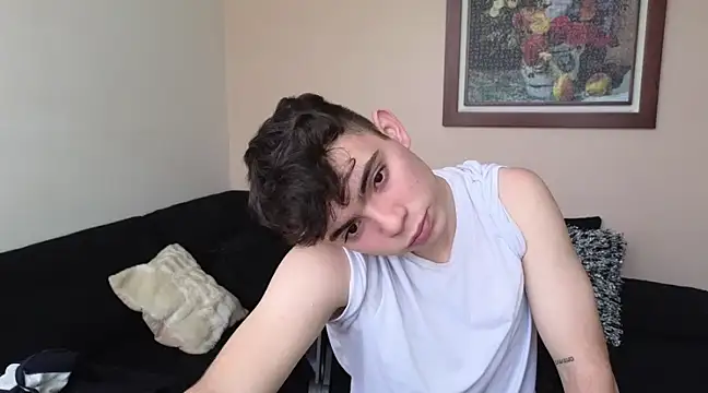 Snapshot of lukeboyce33 chatting on 03-18-25, 02:15 lukeboyce33 online show from 03-18-25, 02:15