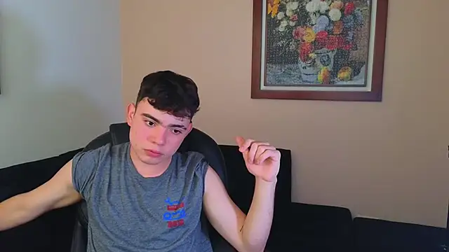 Snapshot of lukeboyce33 chatting on 09-19-25, 08:53 lukeboyce33 online show from 09-19-25, 08:53