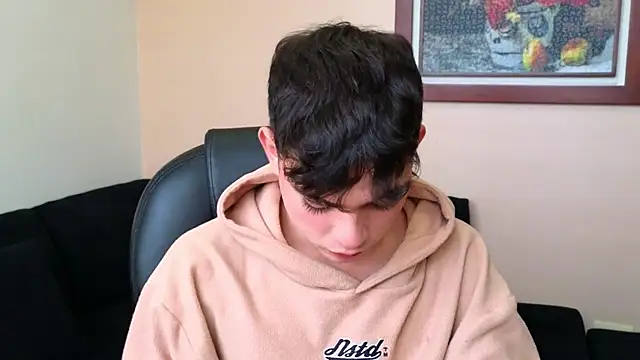 Snapshot of lukeboyce33 chatting on 10-18-25, 09:59 lukeboyce33 online show from 10-18-25, 09:59