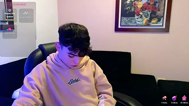 Snapshot of lukeboyce33 chatting on 10-25-25, 12:29 lukeboyce33 online show from 10-25-25, 12:29