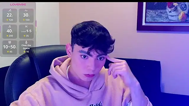 Snapshot of lukeboyce33 chatting on 10-29-25, 11:28 lukeboyce33 online show from 10-29-25, 11:28