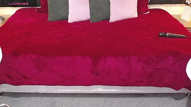 Snapshot of ailyn_maury chatting on 02-02-26, 01:32 ailyn maury online show from 02-02-26, 01:32