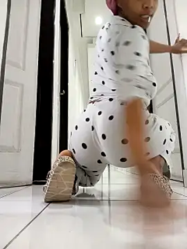 Snapshot of Hotytoty26 chatting on 11-12-25, 05:30 Hotytoty26 online show from 11-12-25, 05:30