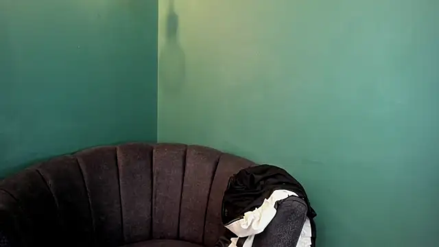 Alice 26  online show from 10-20-25, 08:20