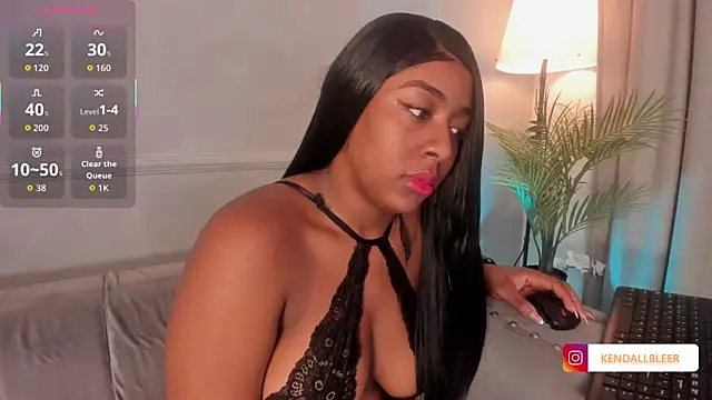 Kendallbleer online show from 10-20-25, 11:54