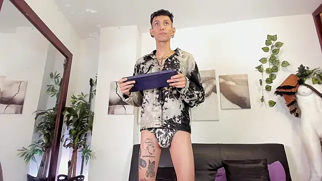 Snapshot of Giotrashy chatting on 10-13-25, 08:09 Giotrashy online show from 10-13-25, 08:09